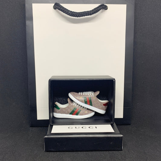 Mini sneakers Ace GG abeille dans boîte miniature avec sac cadeau
